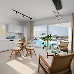 Naxos Superior
