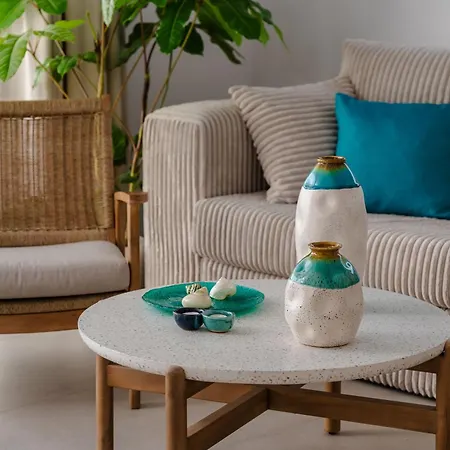 فيلة Naxos Superior